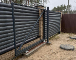 Сварные ворота, заполнение жалюзи